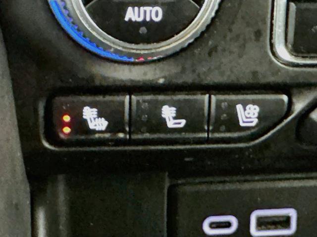 Used 2024 GMC Yukon XL AT4 w/ Technology Package AWD/4WD image 23