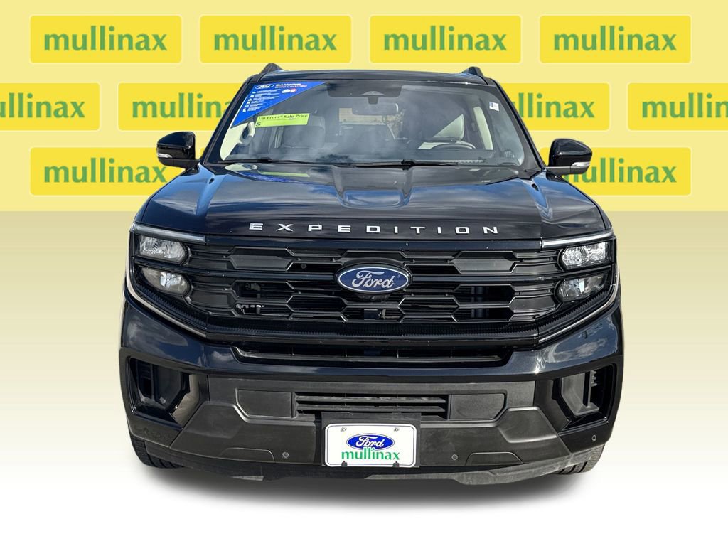 Certified 2025 Ford Expedition Active image 6