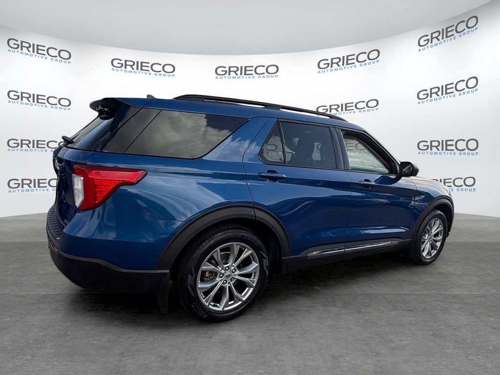 Certified 2022 Ford Explorer XLT w/ Equipment Group 202A RWD image 7