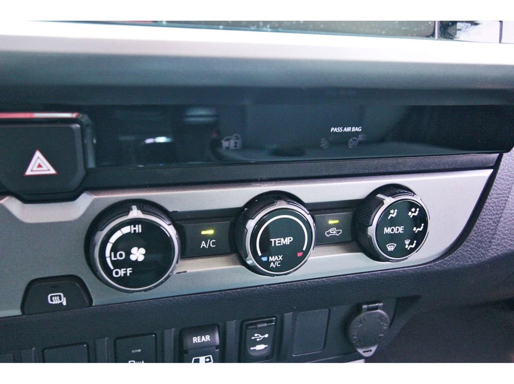 Used 2018 Toyota Tacoma SR5 RWD image 27