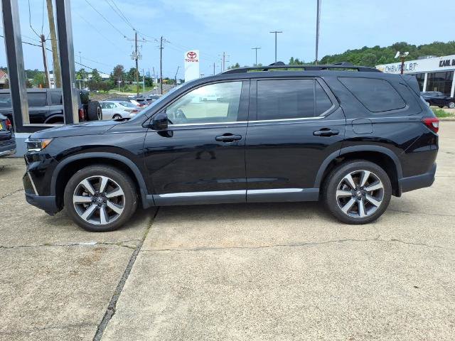 Used 2025 Honda Pilot Touring image 2