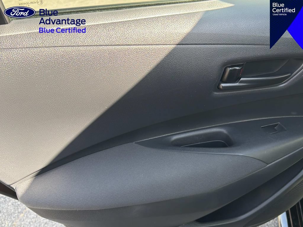 Used 2025 Toyota Corolla LE FWD image 9