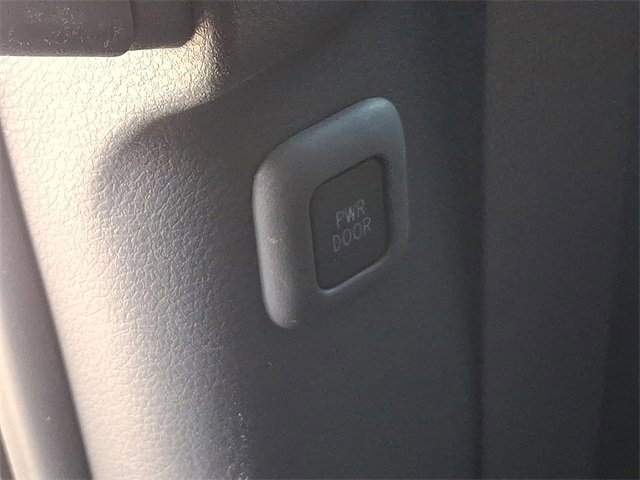 Used 2021 Toyota Sienna LE image 14