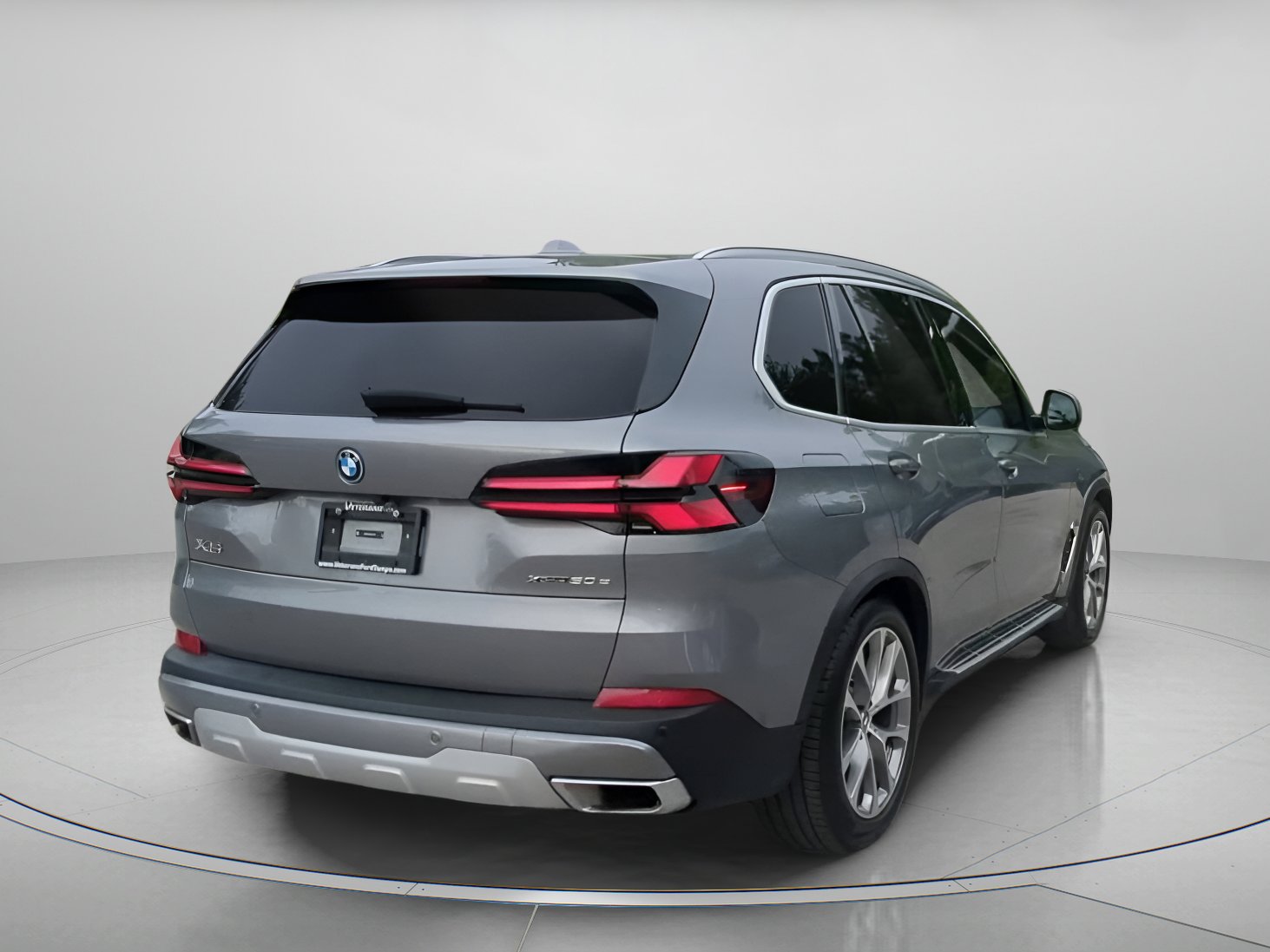 Used 2025 BMW X5 xDrive50e AWD/4WD image 26