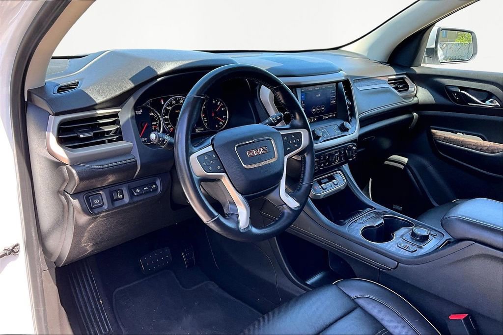 Used 2020 GMC Acadia Denali w/ Technology Package AWD/4WD image 14