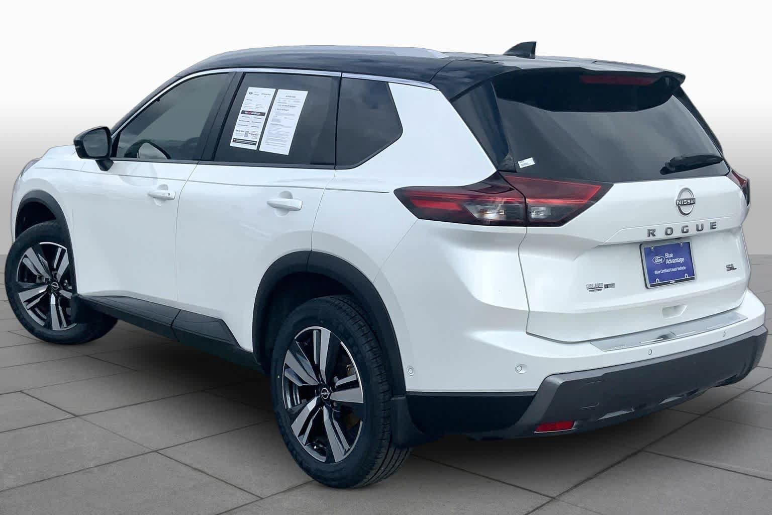 Used 2024 Nissan Rogue SL w/ SL Premium Package FWD image 12