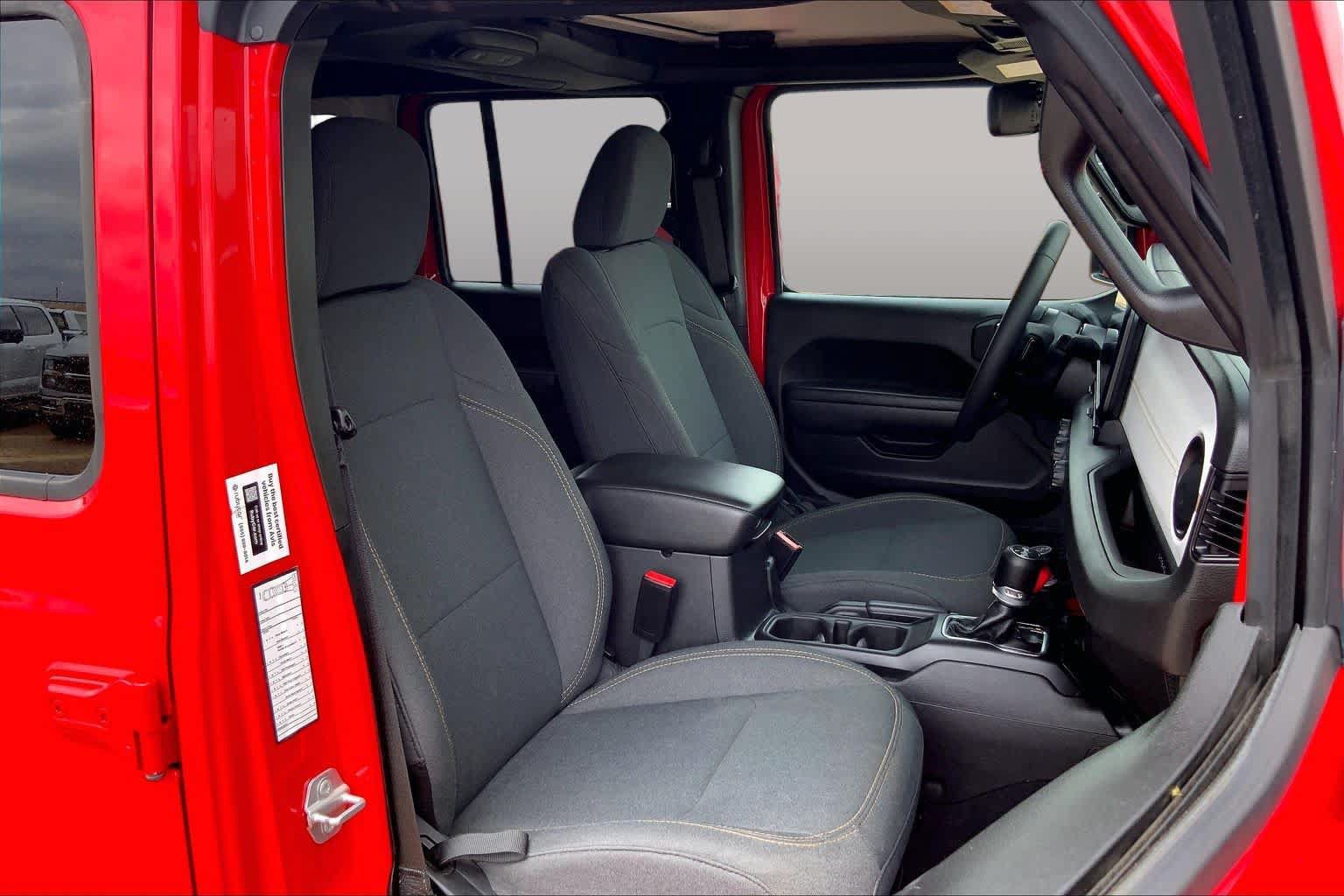 Used 2025 Jeep Wrangler Unlimited Sport AWD/4WD image 9