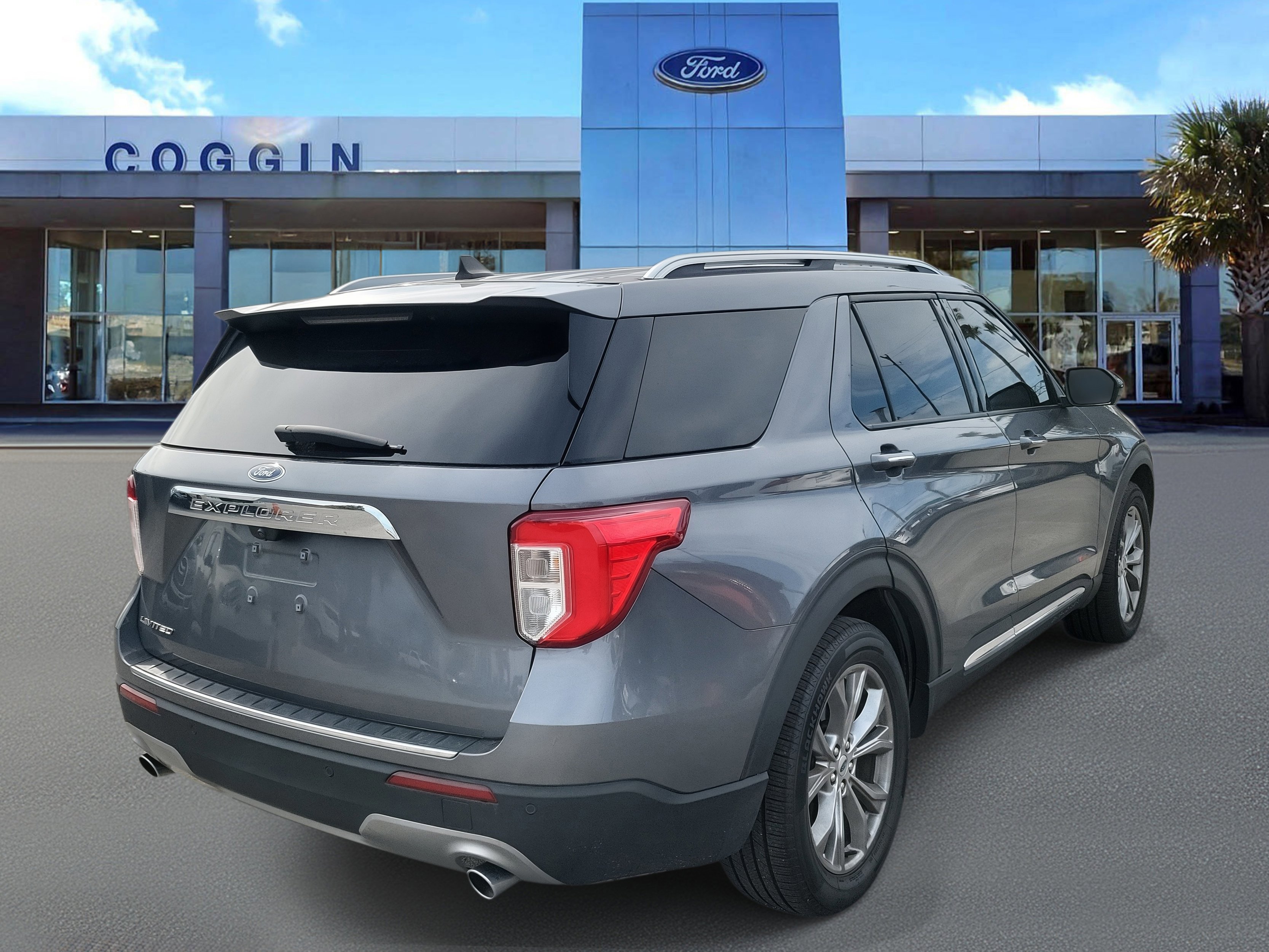 Certified 2022 Ford Explorer Limited image 3