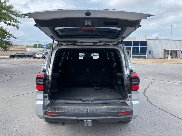 Used 2025 Toyota 4Runner SR5 AWD/4WD image 9