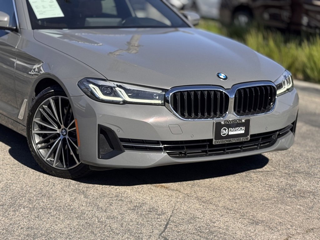 Used 2022 BMW 530i w/ Premium Package image 3