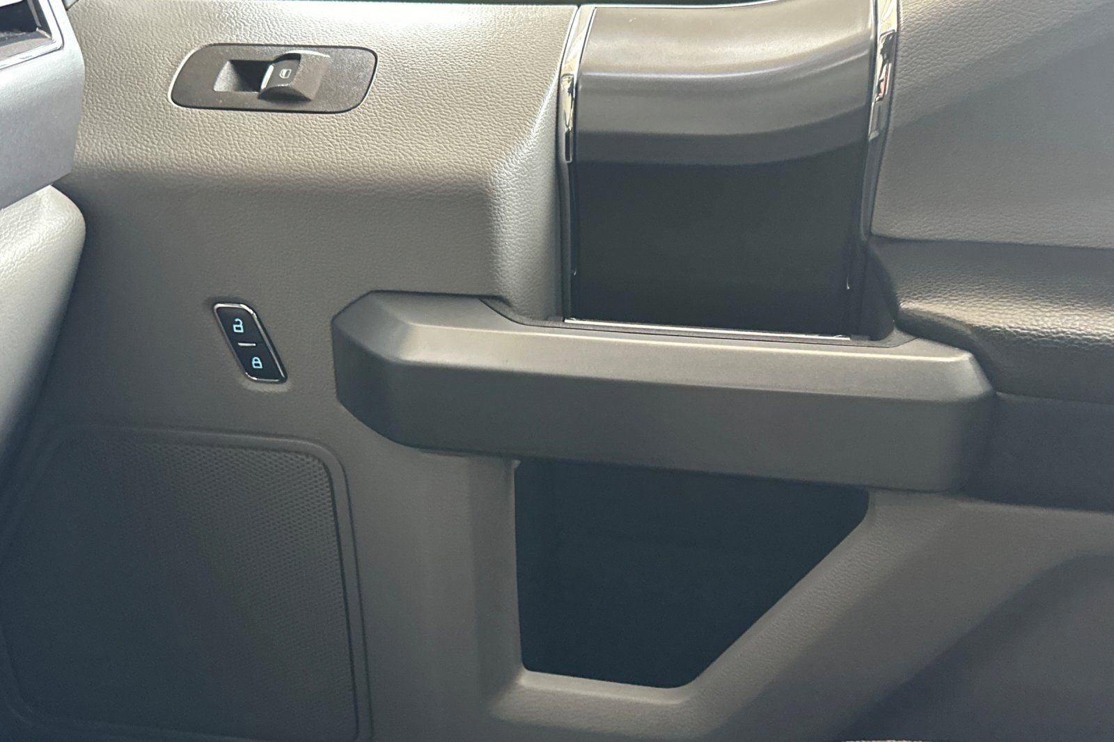 Certified 2017 Ford F150 XLT w/ Equipment Group 302A Luxury image 17