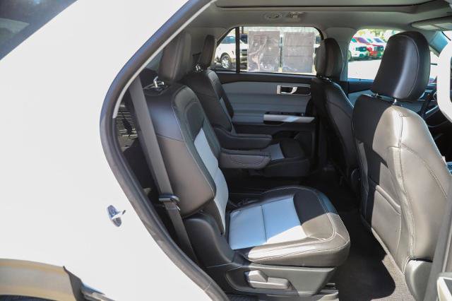 Certified 2024 Ford Explorer XLT w/ XLT Sport Appearance Package AWD/4WD image 35