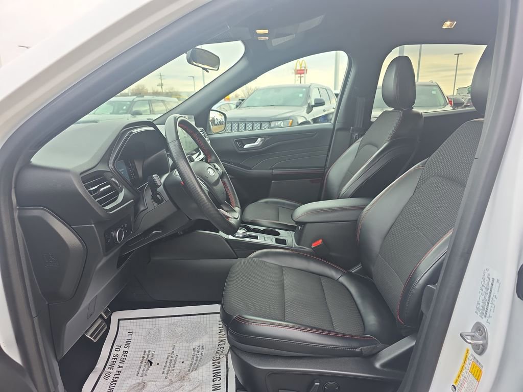 Certified 2023 Ford Escape ST-Line w/ Tech Pack #1 AWD/4WD image 14
