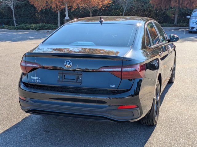 Used 2023 Volkswagen Jetta SE image 5