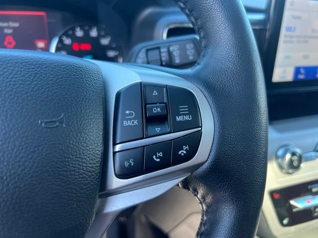 Certified 2022 Ford Explorer XLT w/ Equipment Group 202A AWD/4WD image 9