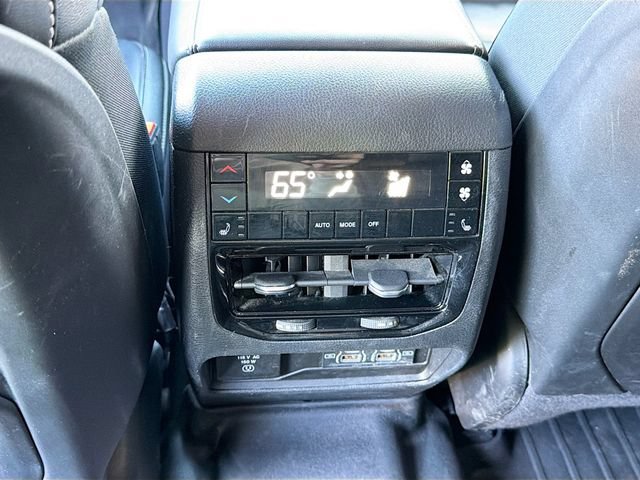 Used 2023 Jeep Grand Cherokee L Limited AWD/4WD image 8