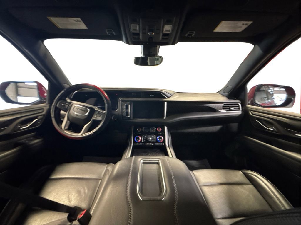 Used 2022 GMC Yukon Denali w/ Denali Premium Package AWD/4WD image 32