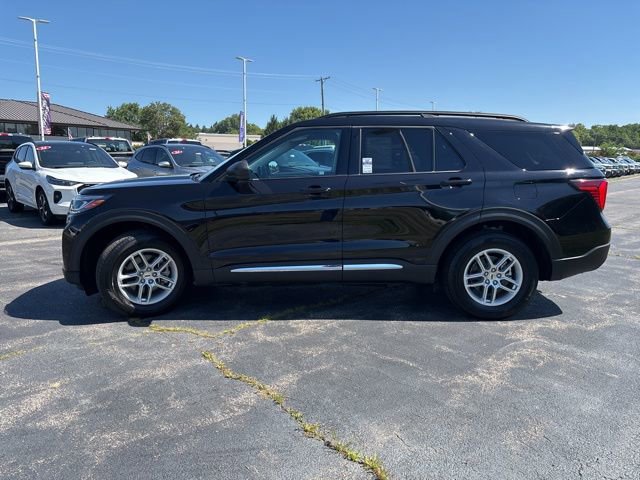 Certified 2025 Ford Explorer Active image 2