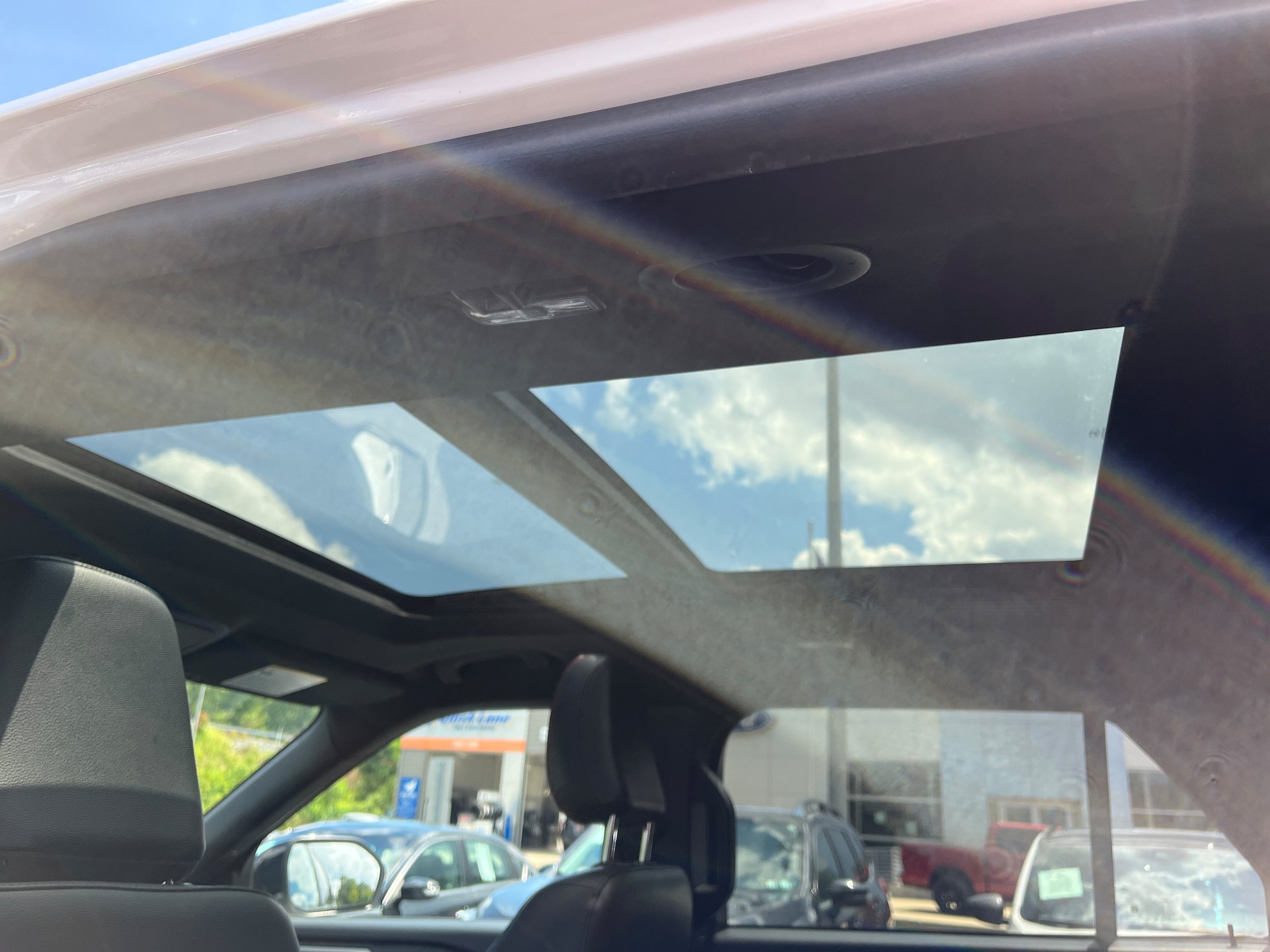 Certified 2022 Ford Explorer ST-Line w/ Class IV Trailer Tow Package AWD/4WD image 17