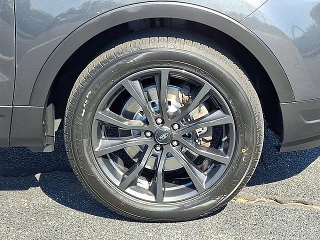 Certified 2018 Ford Explorer XLT w/ Equipment Group 202A AWD/4WD image 8
