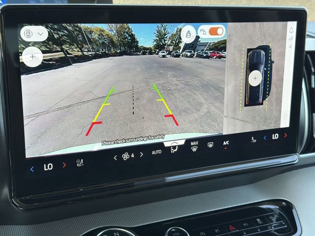 Certified 2025 Ford Expedition Active image 18