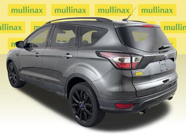 Certified 2017 Ford Escape SE w/ Equipment Group 201A image 3