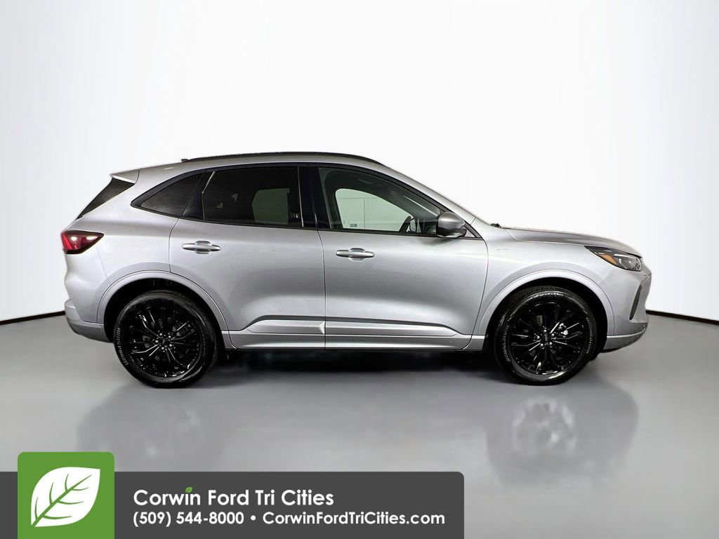 Certified 2024 Ford Escape ST-Line Elite w/ Class II Trailer Tow Package image 18