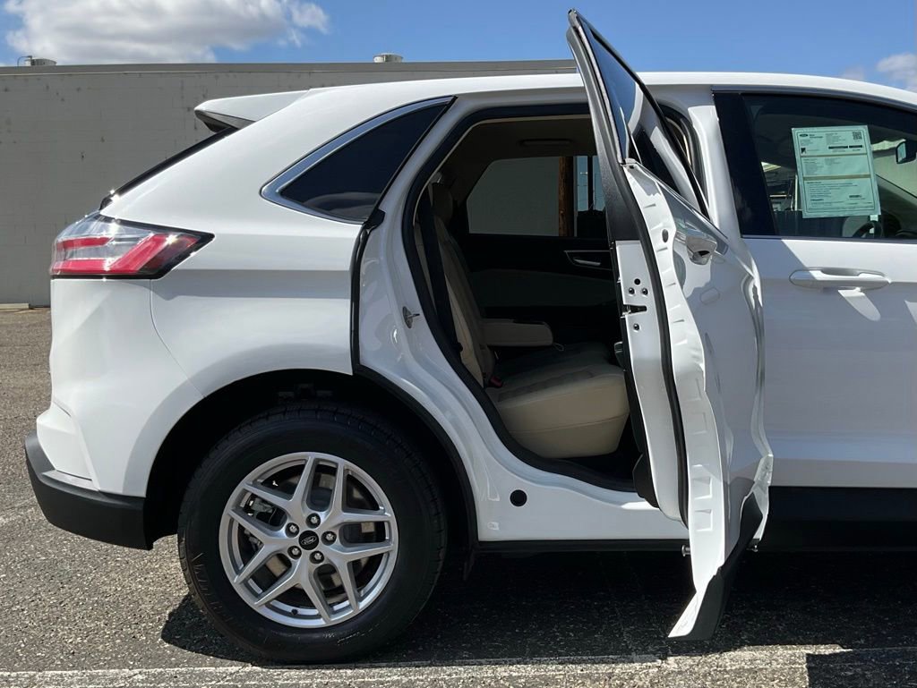 Certified 2024 Ford Edge SEL w/ Convenience Package image 52