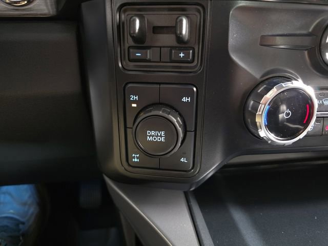 Certified 2025 Ford F350 Lariat w/ Black Appearance Package image 19