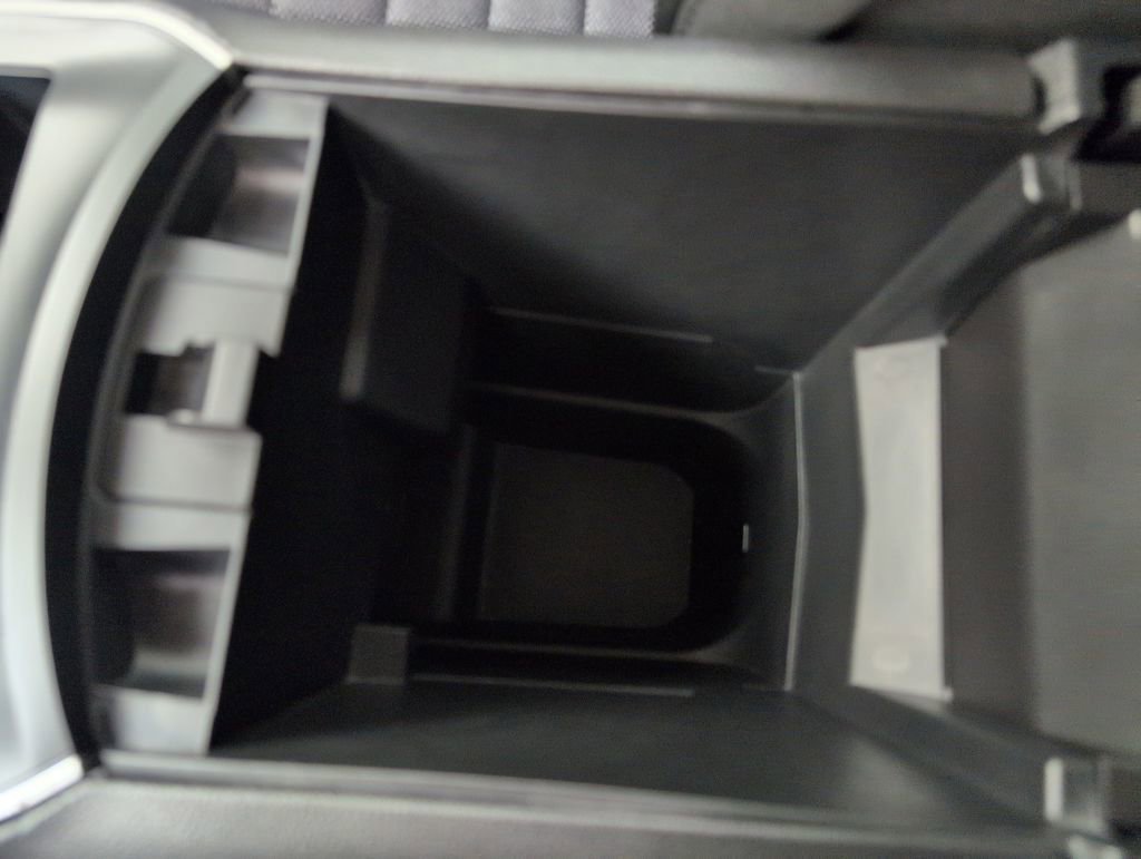 Certified 2021 Ford Edge SE image 38