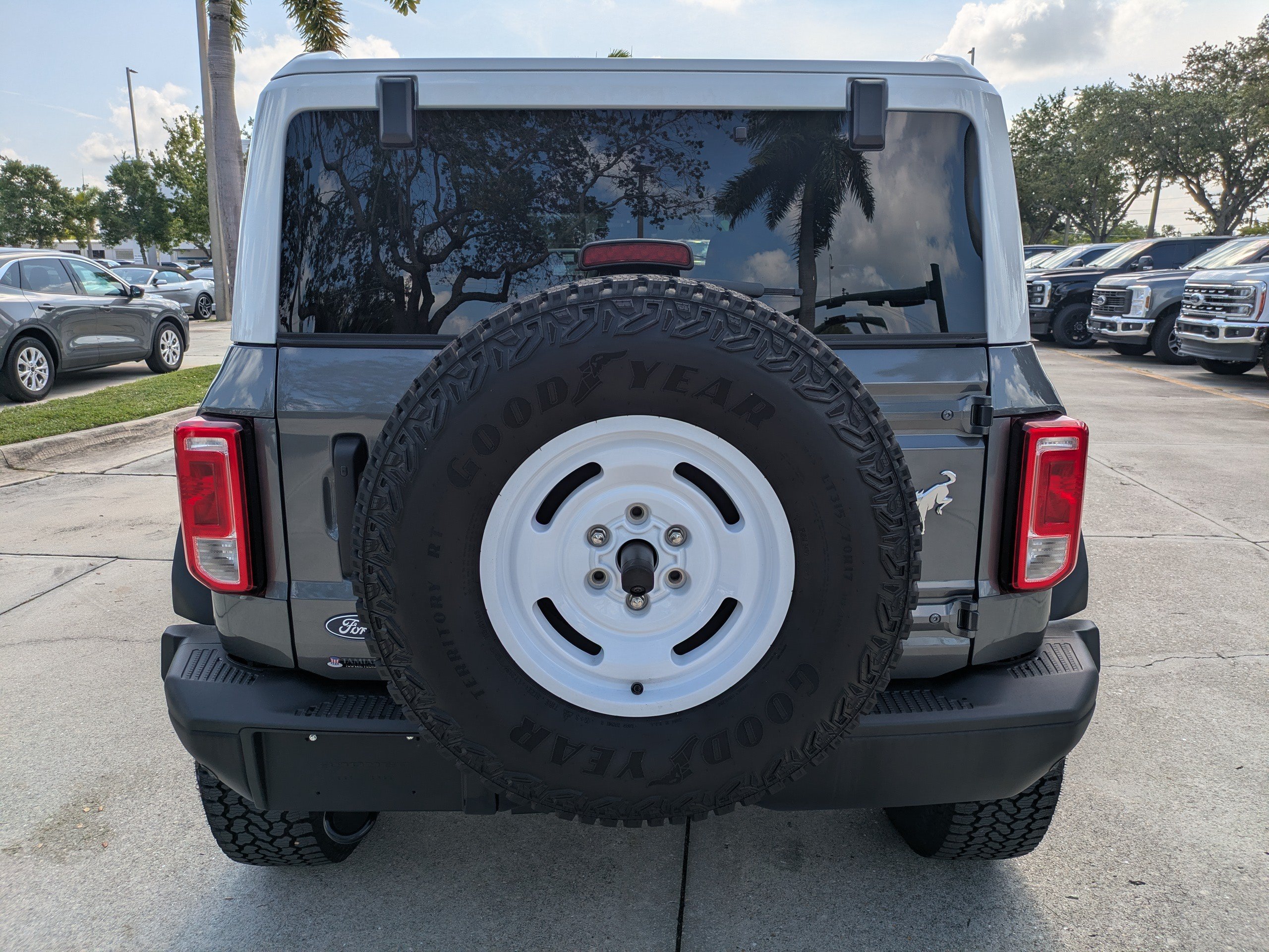Certified 2026 Ford Bronco Heritage Edition AWD/4WD image 5