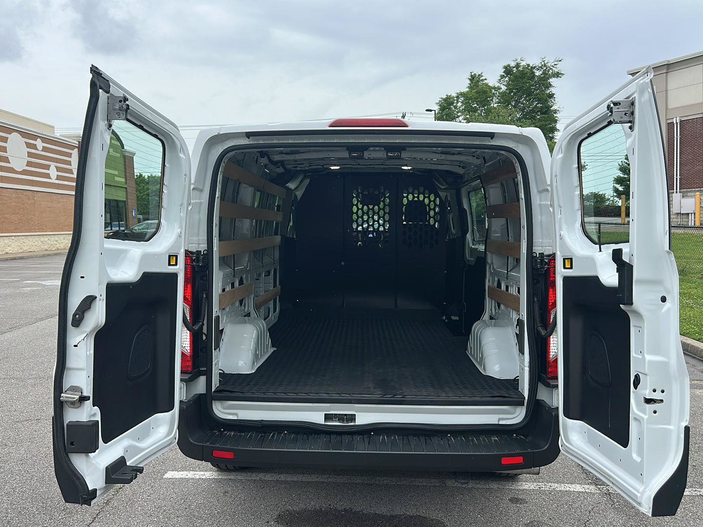 Certified 2025 Ford Transit 250 Low Roof w/ Exterior Upgrade Package RWD image 5