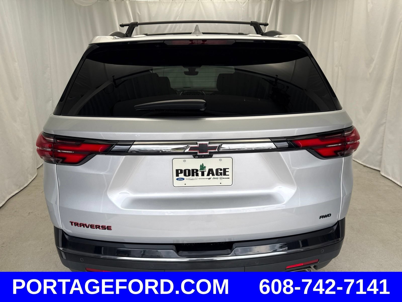 Used 2022 Chevrolet Traverse Premier w/ Redline Edition AWD/4WD image 3