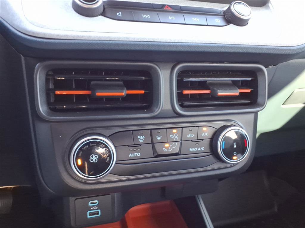 Certified 2024 Ford Maverick XLT image 18