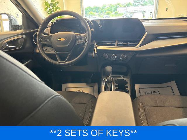 Used 2024 Chevrolet Trax LS w/ LS Convenience Package FWD image 9
