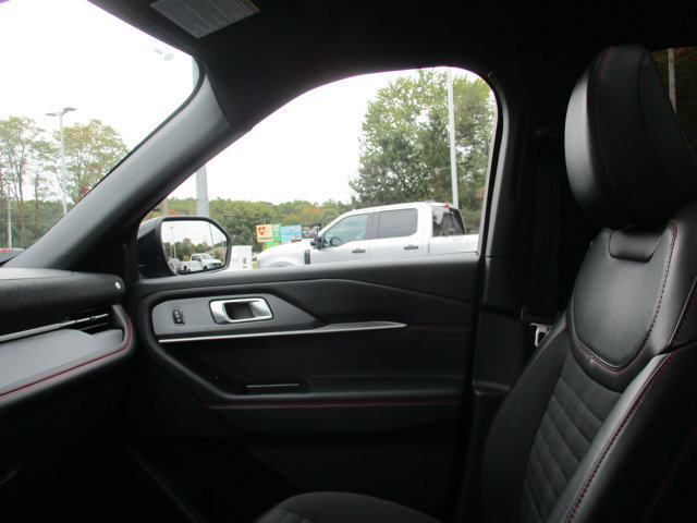 Certified 2025 Ford Explorer ST-Line w/ Premium Package AWD/4WD image 35