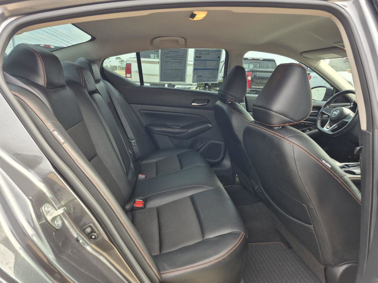 Used 2022 Nissan Altima 2.5 SR image 17