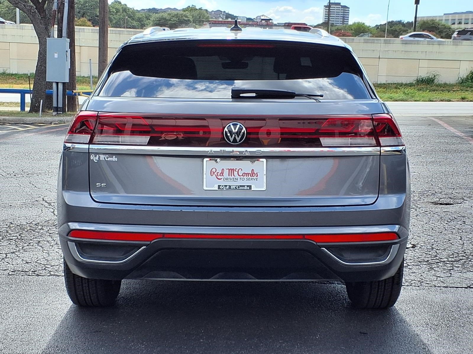 Used 2024 Volkswagen Atlas Cross Sport SE FWD image 7