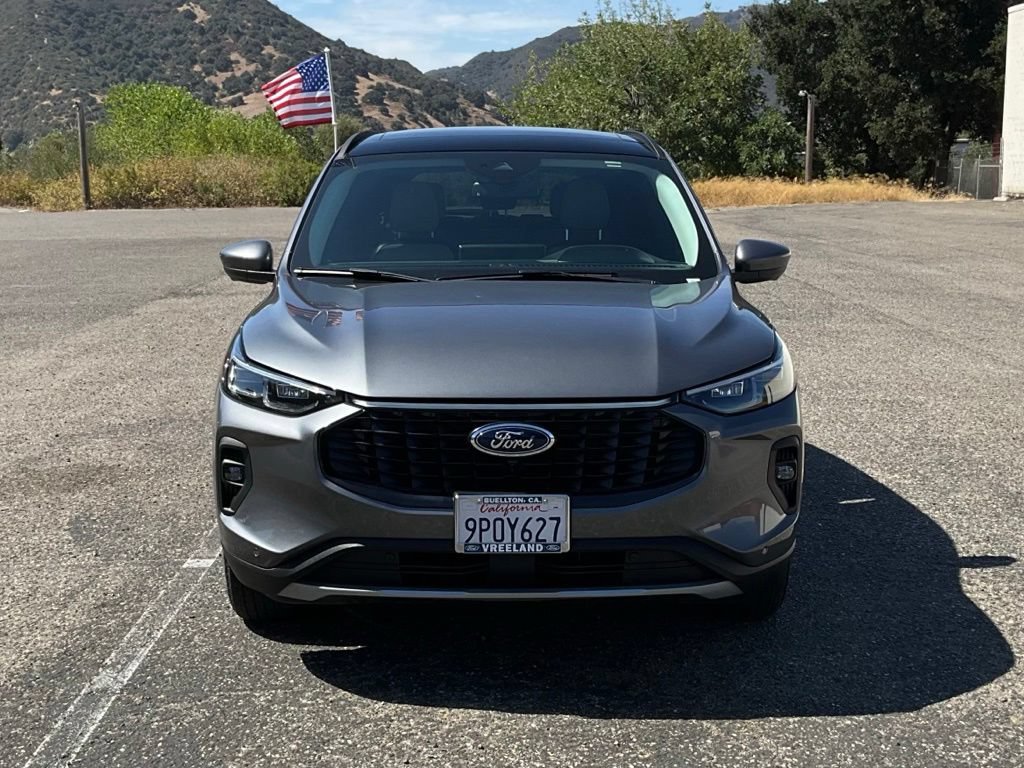 Certified 2024 Ford Escape SE w/ PHEV Premium Package FWD image 9