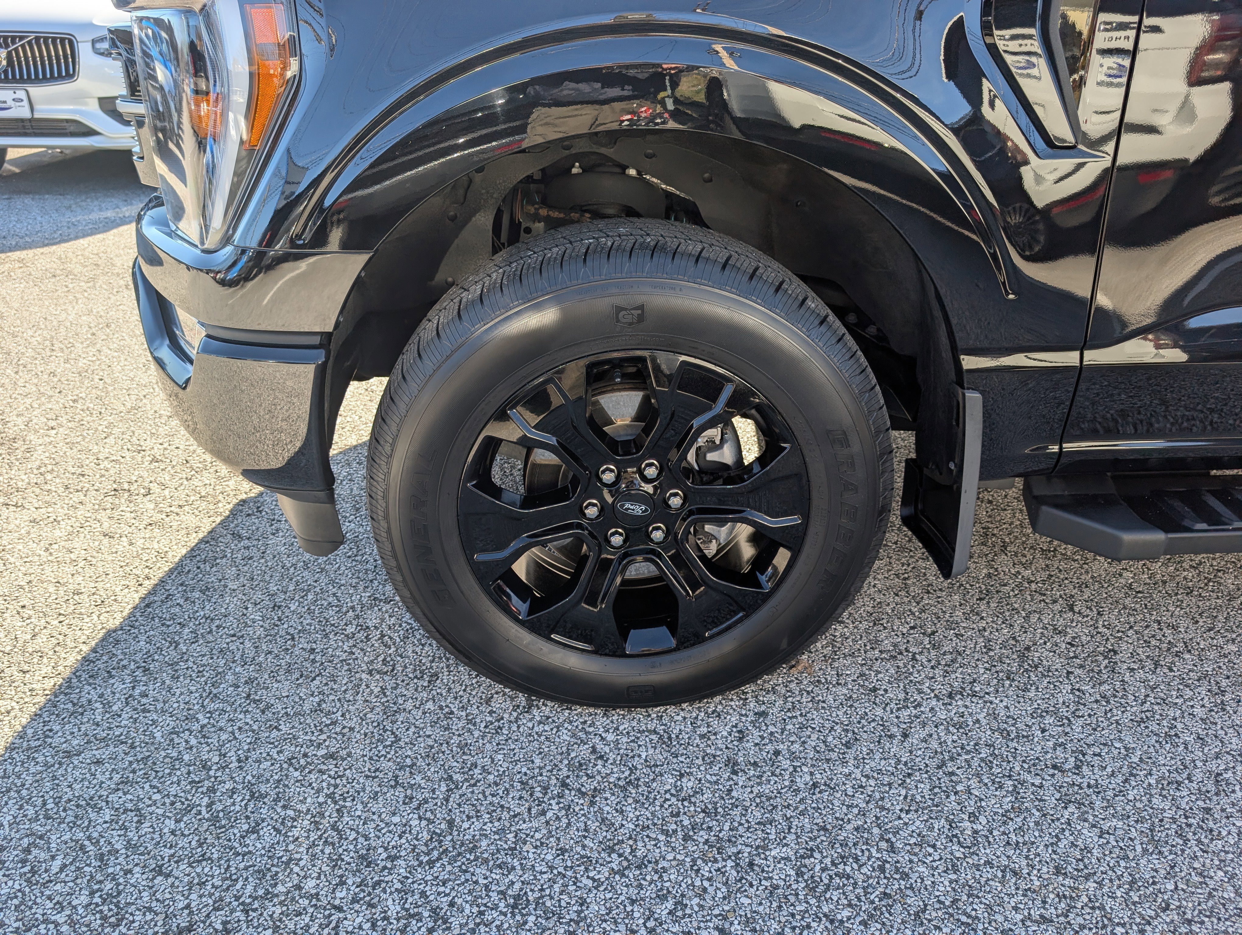 Certified 2022 Ford F150 XLT w/ Equipment Group 302A High image 11