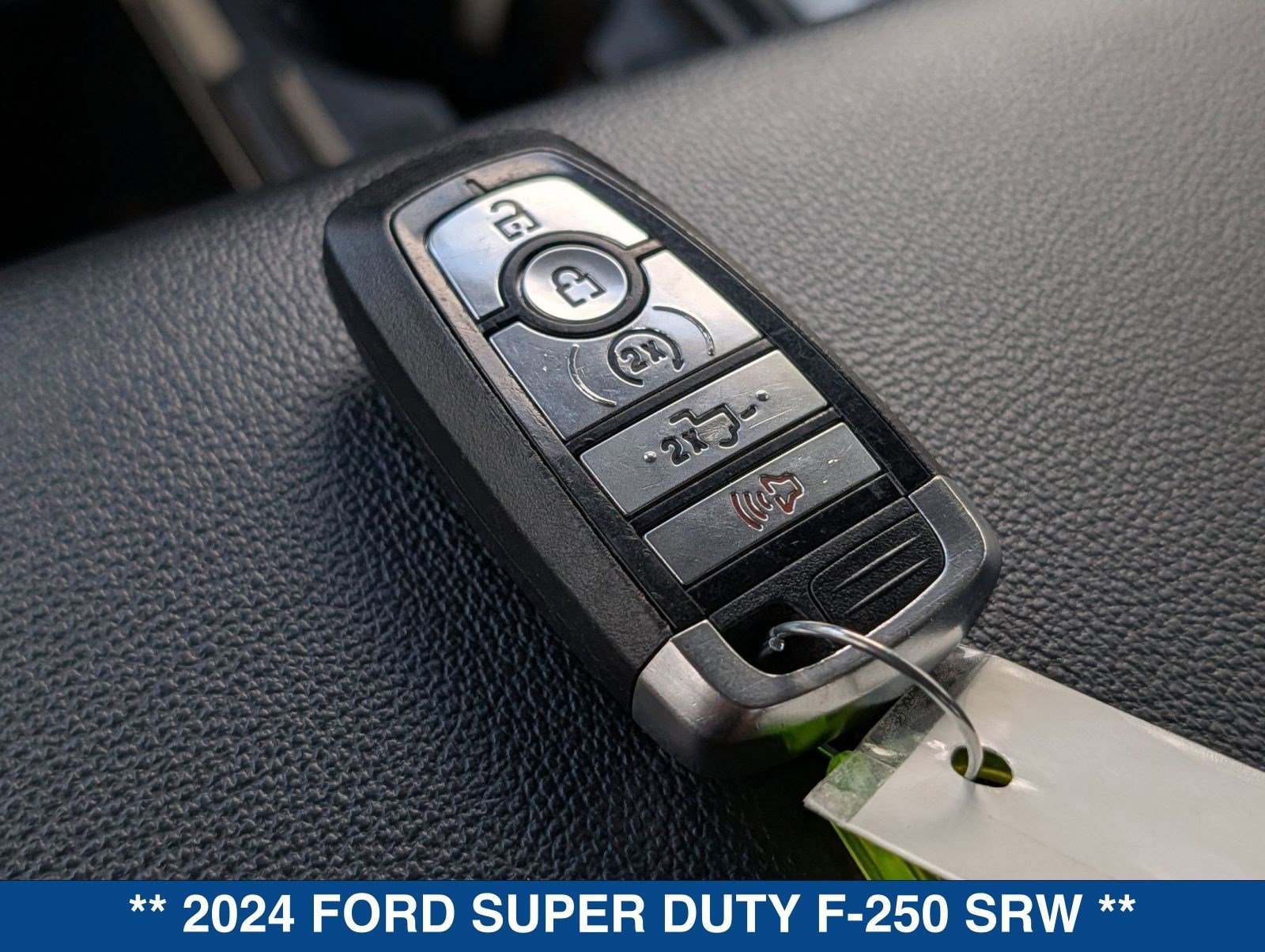 Certified 2024 Ford F250 Lariat w/ Chrome Package image 34