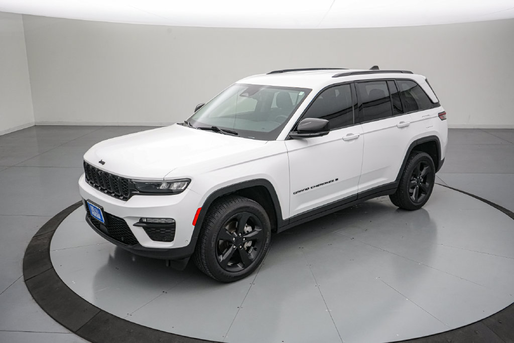 Used 2023 Jeep Grand Cherokee Limited w/ Luxury Tech Group II AWD/4WD image 8