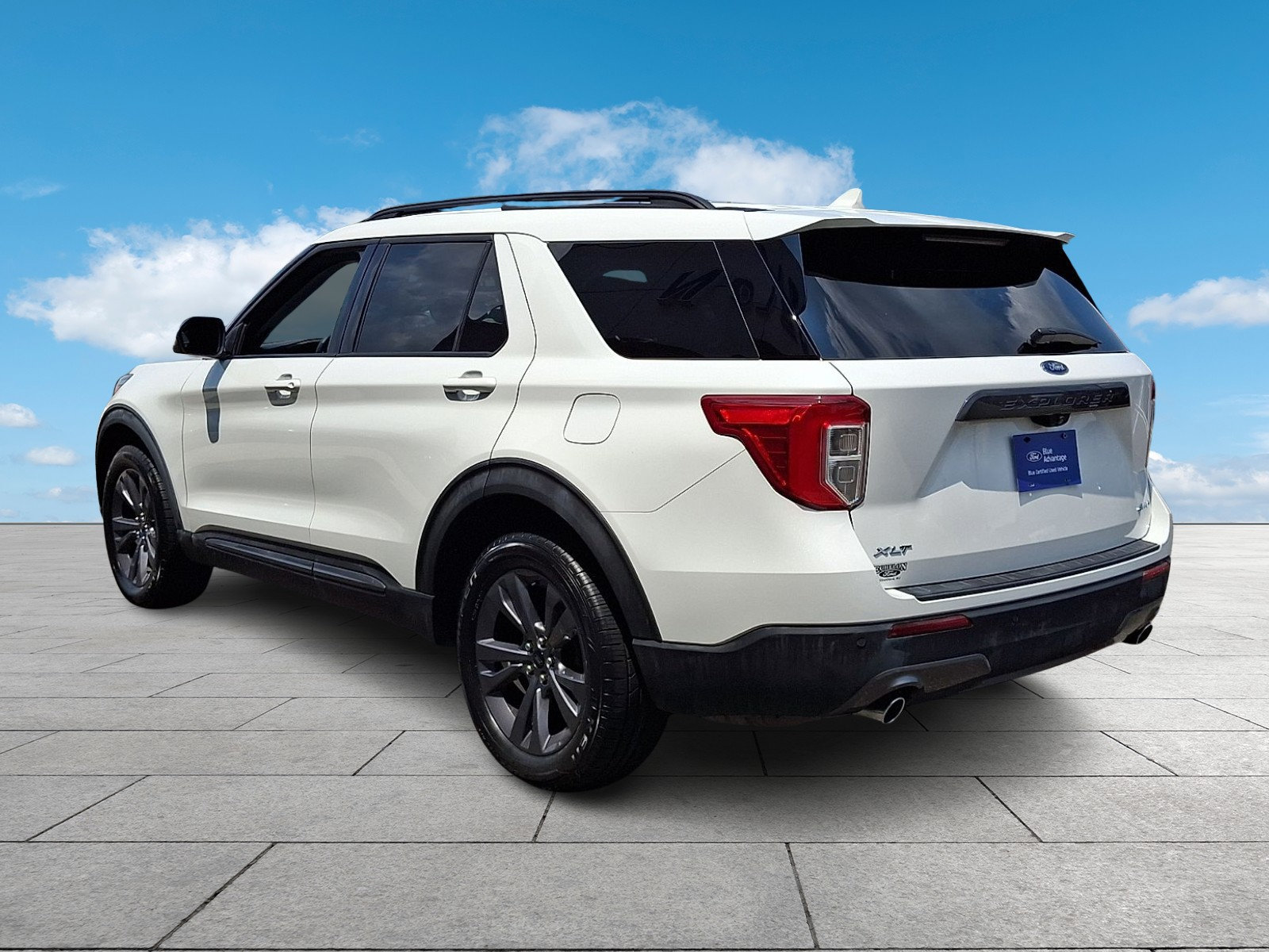 Certified 2023 Ford Explorer XLT w/ Equipment Group 202A AWD/4WD image 4
