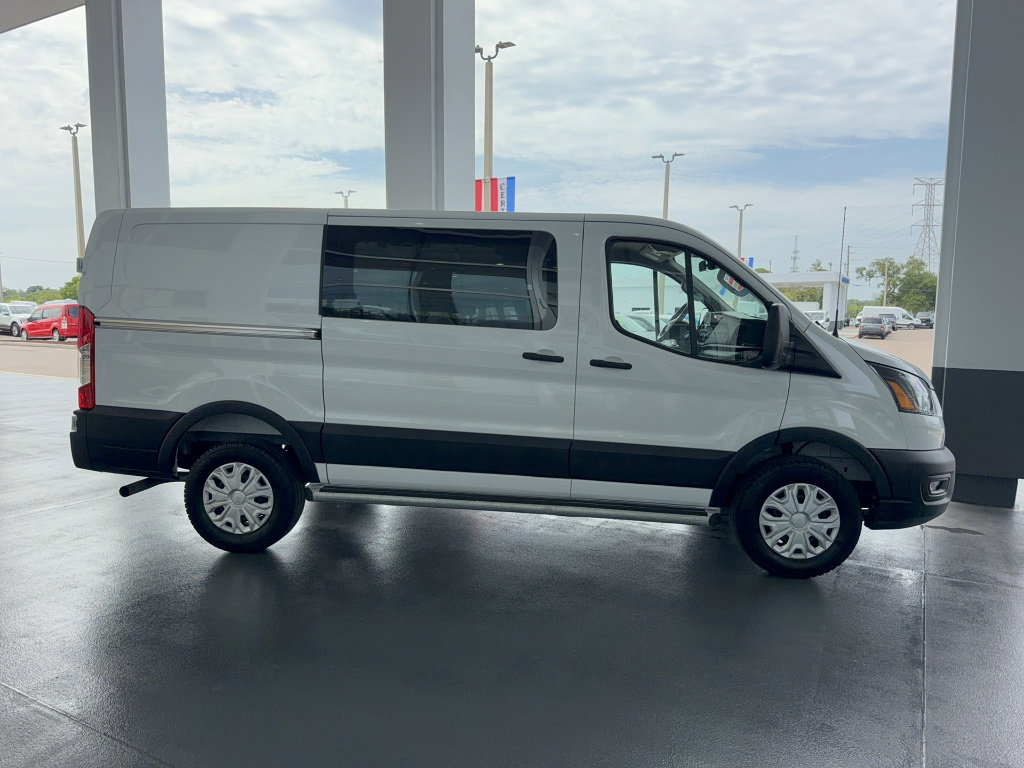 Certified 2025 Ford Transit 250 Low Roof w/ Exterior Upgrade Package RWD image 5