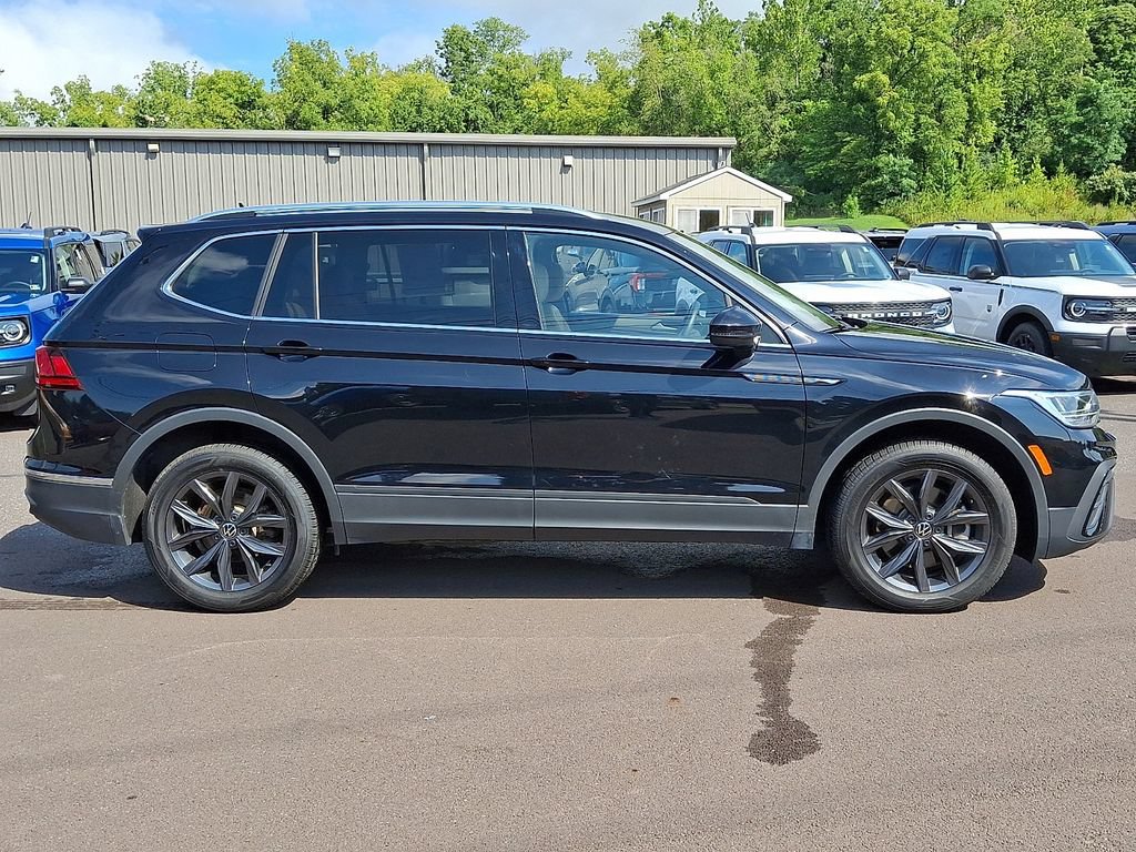 Used 2024 Volkswagen Tiguan SE AWD/4WD image 12
