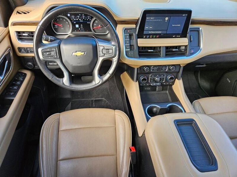 Used 2021 Chevrolet Tahoe Premier w/ Premium Package image 13