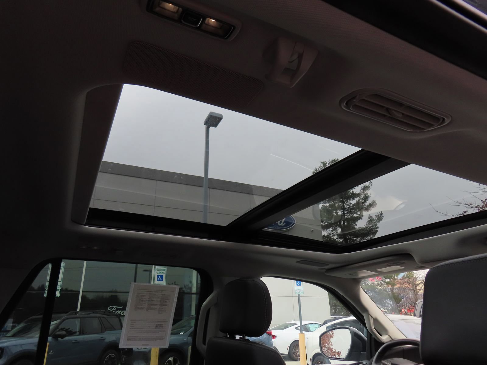 Certified 2025 Ford Expedition Max Platinum w/ Driver's Package image 39