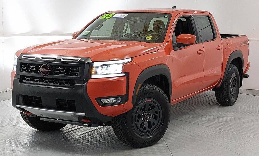 Used 2025 Nissan Frontier PRO-4X w/ Interior Protection Package AWD/4WD image 6