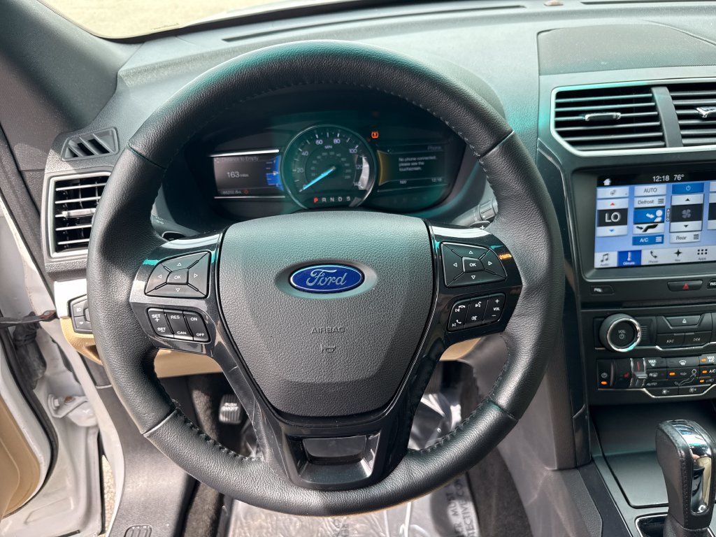 Certified 2017 Ford Explorer XLT w/ Equipment Group 202A FWD image 15