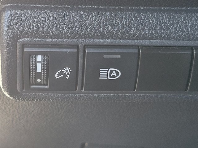 Used 2025 Toyota Corolla LE FWD image 15